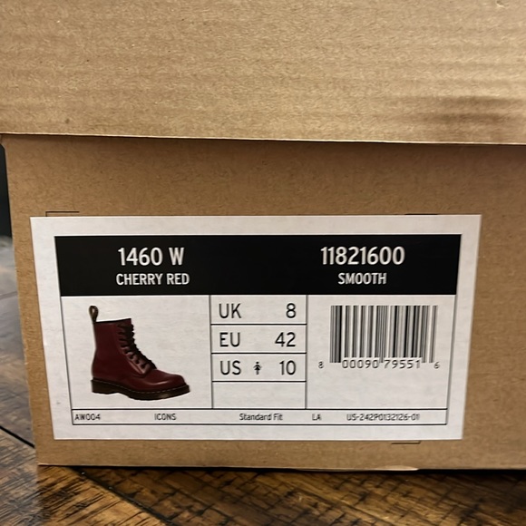 CHERRY RED Dr Martens NIB - Picture 7 of 7
